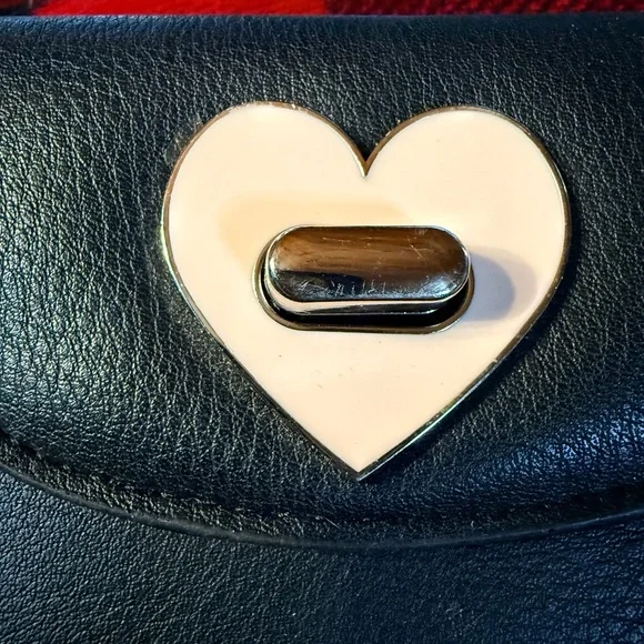 Lot of 6 gently used and new Wallets and 2 Purse Straps. - Picture 1 of 15